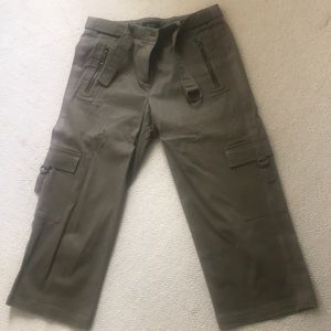 NWOT Areli capris. Side zippered pockets as well as pockets o both legs and back